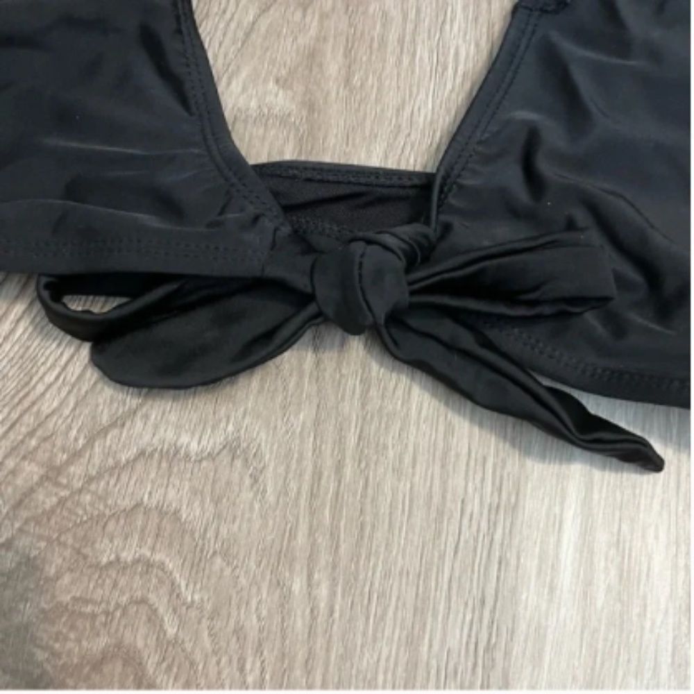 Missguided Black Ruffle Swimsuit Top - Picture 3 of 6
